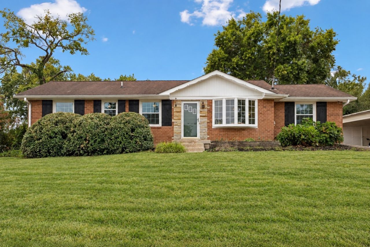1996 Upland Dr, Nashville, TN 37216 Main Photo