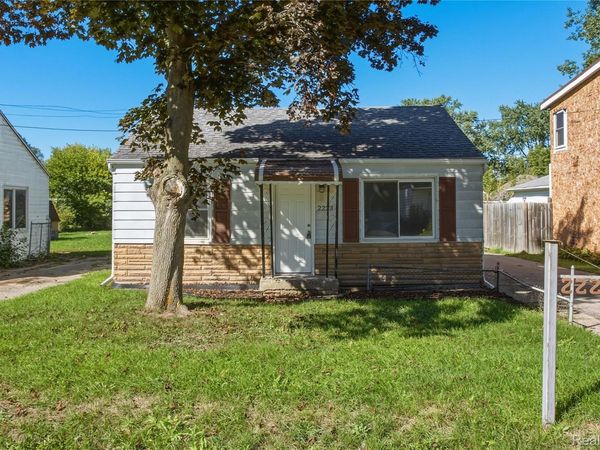 2223 E Bergin Avenue , Burton, Mi 48529