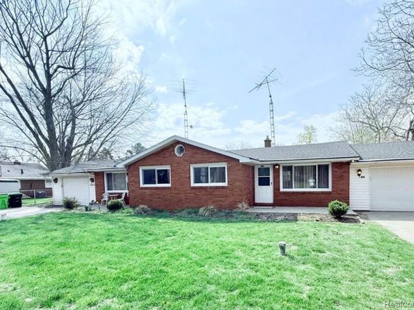 2085 Kellogg Dr, Fenton, Mi 48430