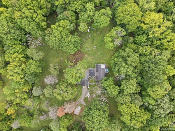 6221 W Maple Road , West Bloomfield Township, Mi 48322