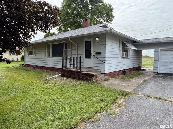 552 E 2ND Avenue, Woodhull, IL 61490