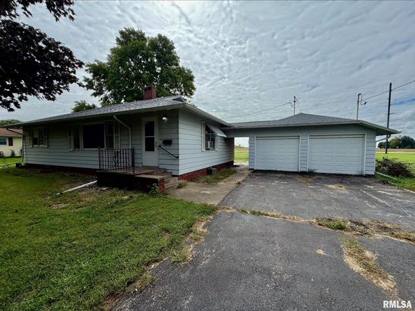 552 E 2ND Avenue, Woodhull, IL 61490