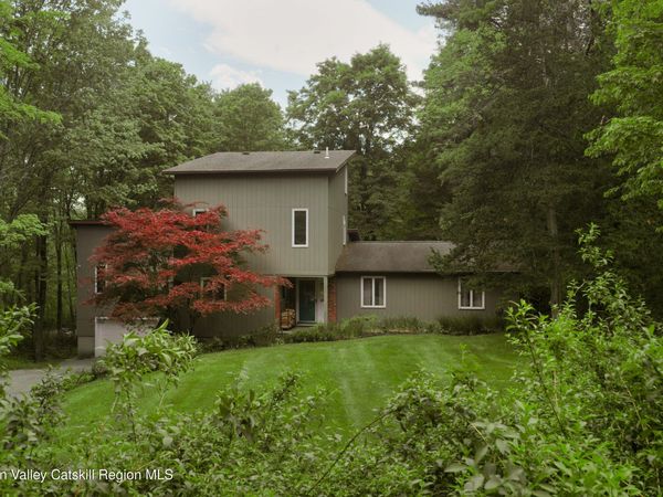 360 Mills Cross Road, Staatsburg, NY 12580