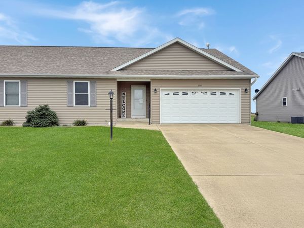 209 Evergreen Street, Unit B, Gifford, IL 61847