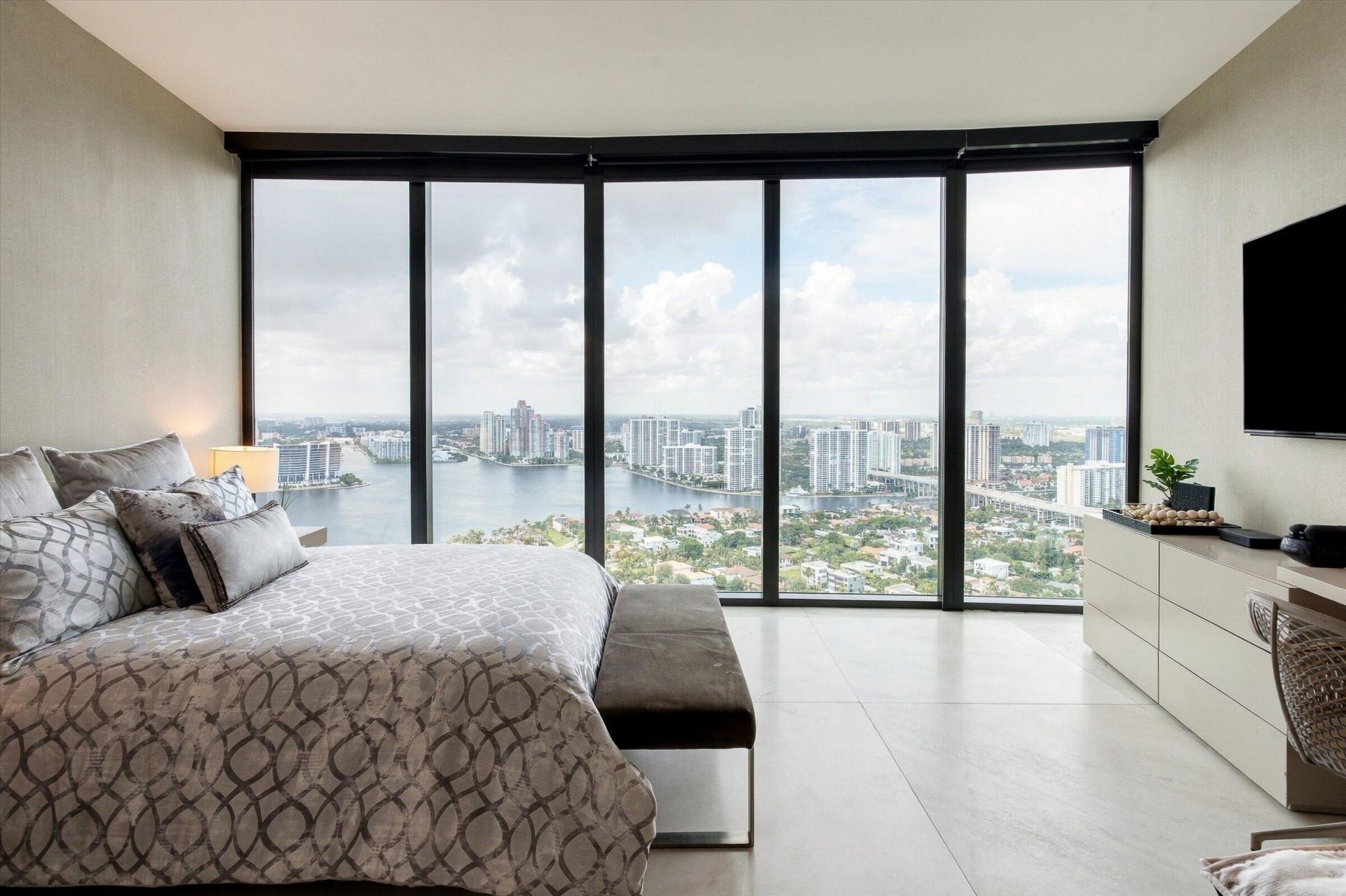 18555 Collins Avenue, Unit 3303, Sunny Isles Beach, FL 33160 Photo