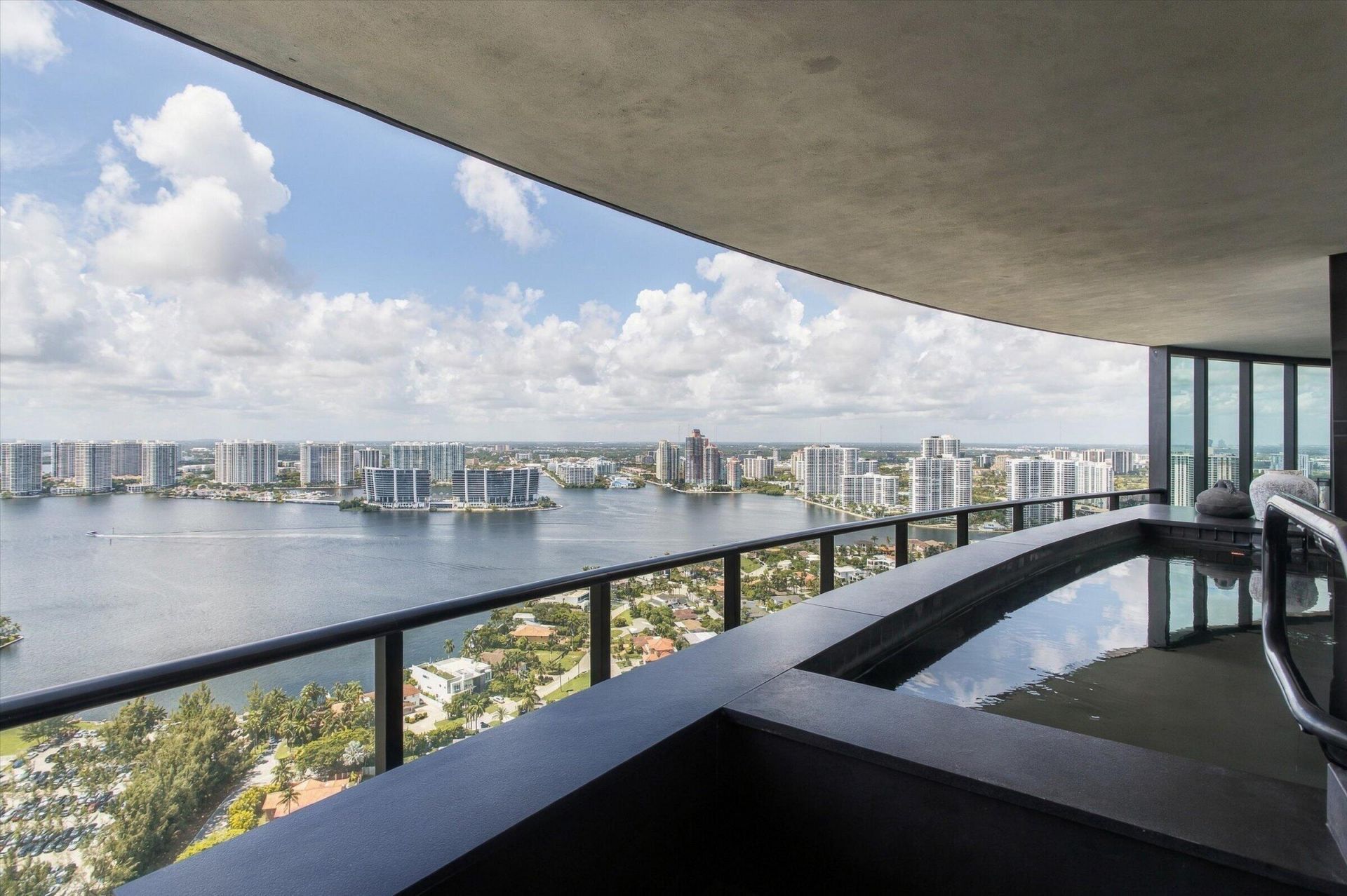 18555 Collins Avenue, Unit 3303, Sunny Isles Beach, FL 33160 Photo