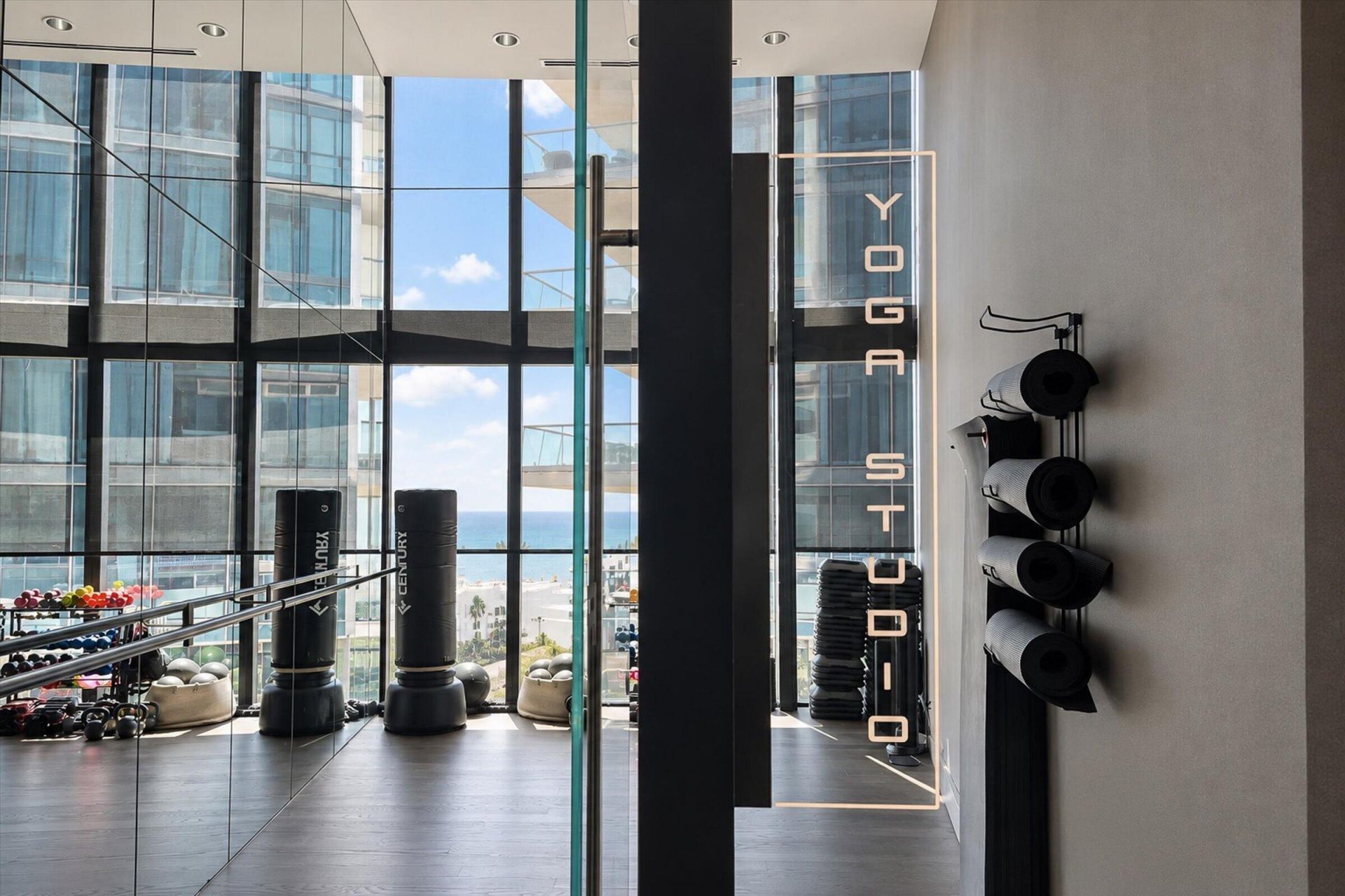 18555 Collins Avenue, Unit 3303, Sunny Isles Beach, FL 33160 Photo