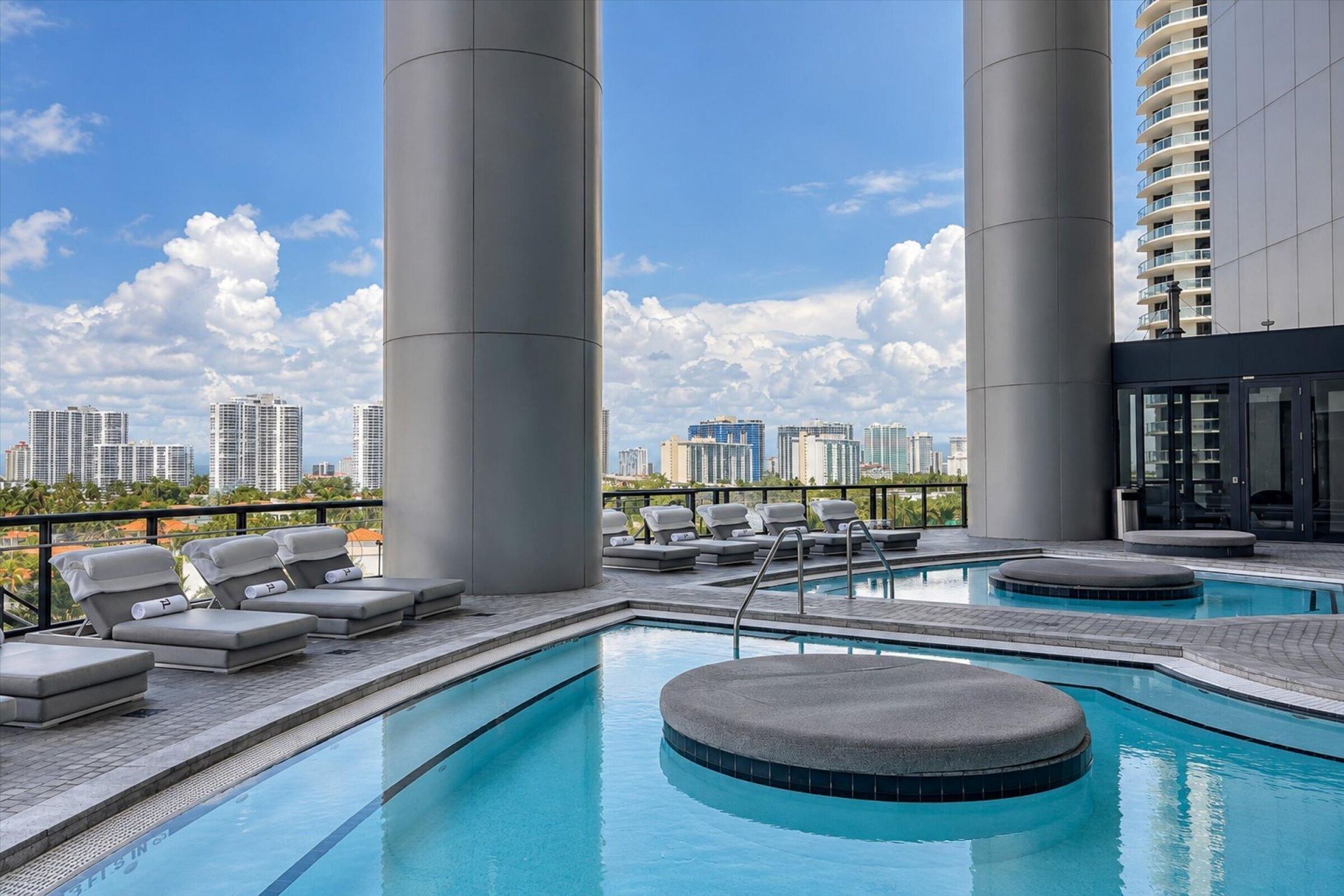 18555 Collins Avenue, Unit 3303, Sunny Isles Beach, FL 33160 Photo