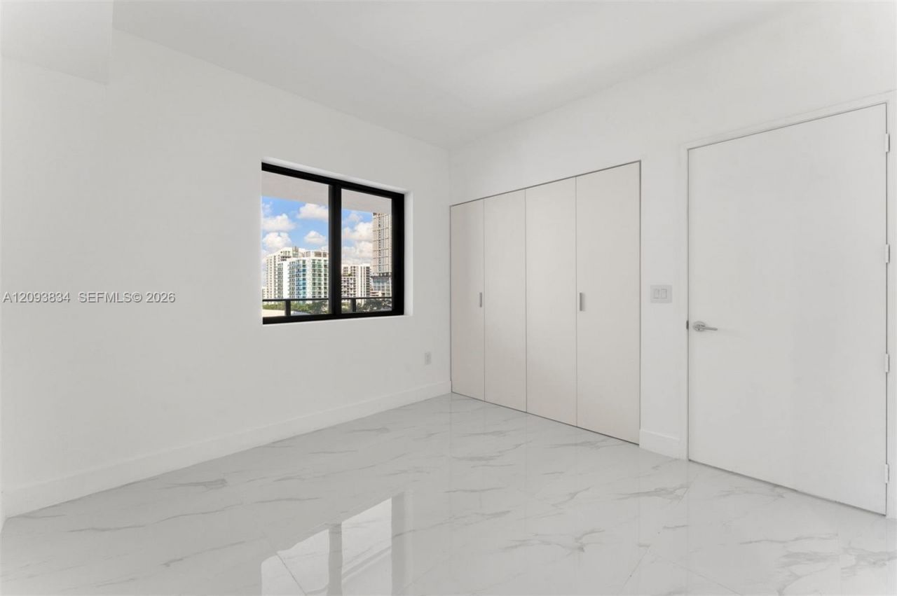 700 NE 24th St , Unit 1005, Miami, FL 33137 Photo