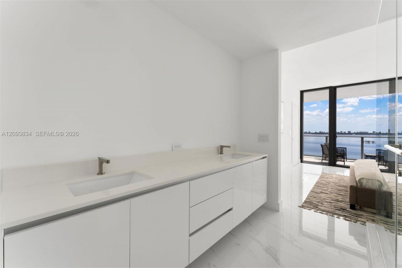 700 NE 24th St , Unit 1005, Miami, FL 33137 Photo