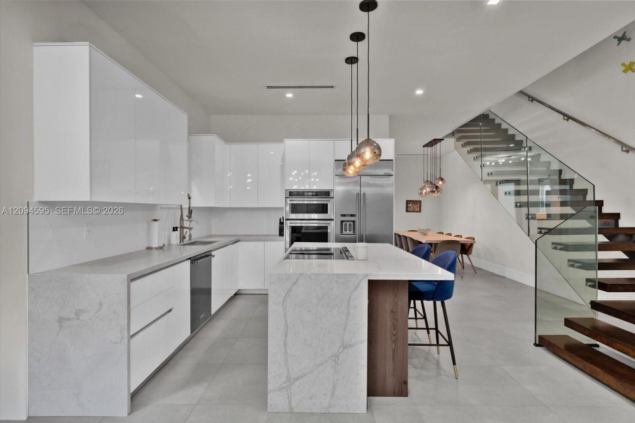 3079 Carter St, Unit 3079, Miami, FL 33133 Photo