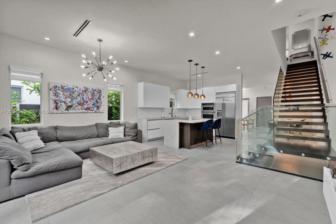 3079 Carter St, Unit 3079, Miami, FL 33133 Photo