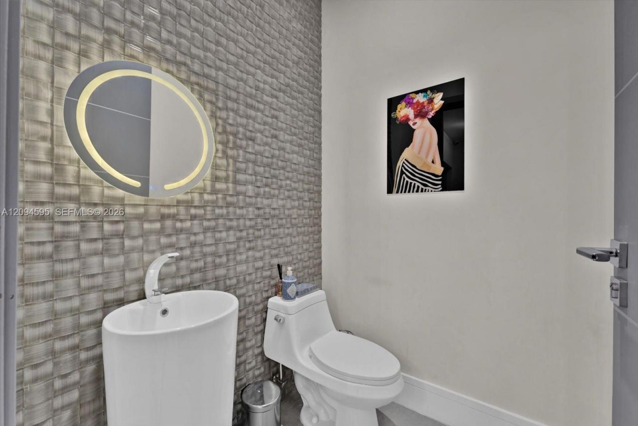 3079 Carter St, Unit 3079, Miami, FL 33133 Photo