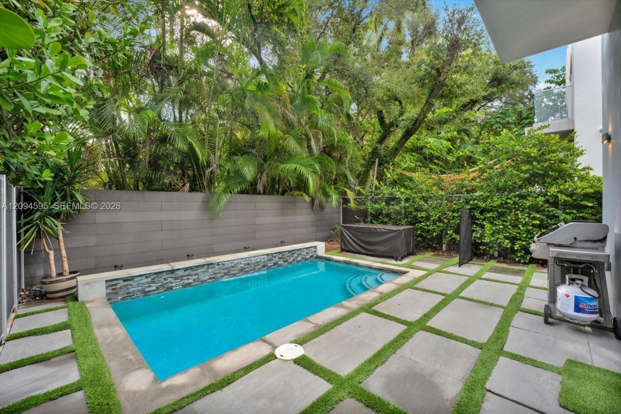 3079 Carter St, Unit 3079, Miami, FL 33133 Photo