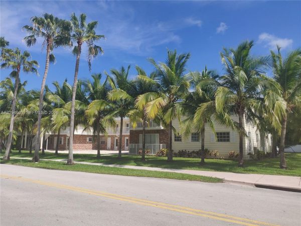 100 N Sunrise Dr , Unit 28, Key Biscayne, FL 33149
