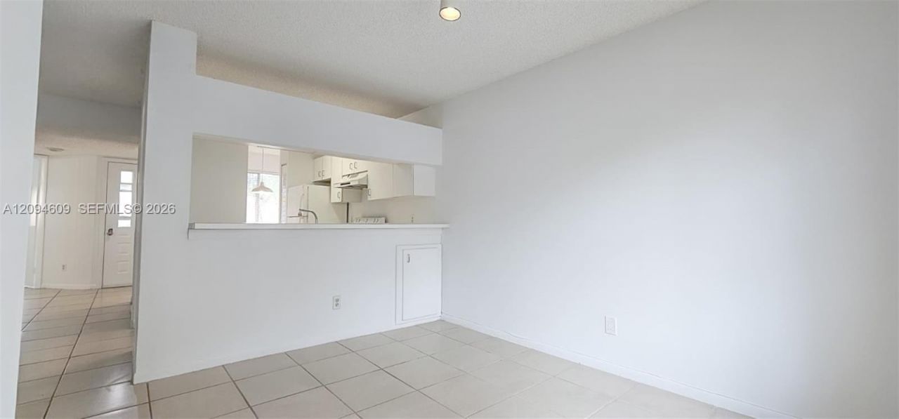 990 Coral Club Dr, Unit 990, Coral Springs, FL 33071 Photo
