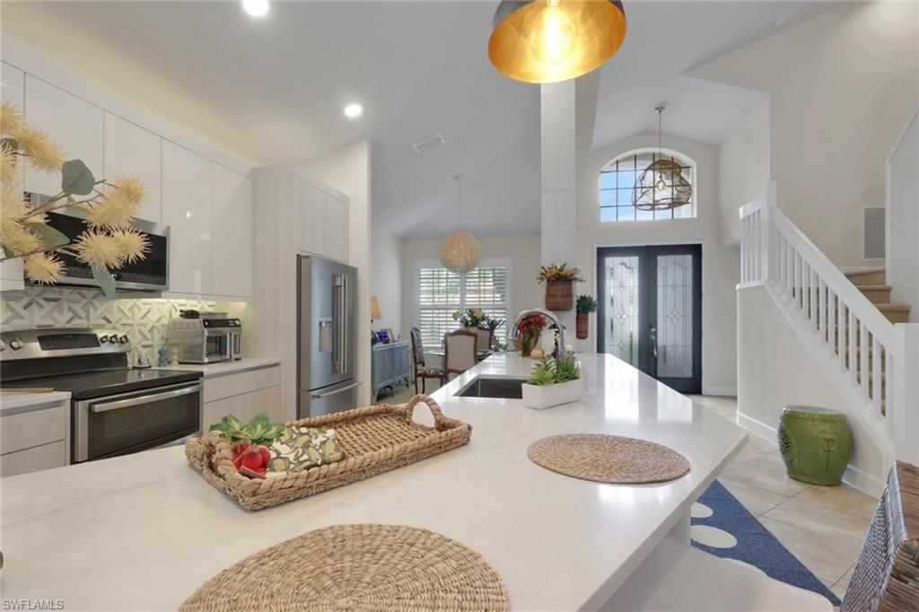 8816 Ventura Way , Naples, FL 34109 Photo