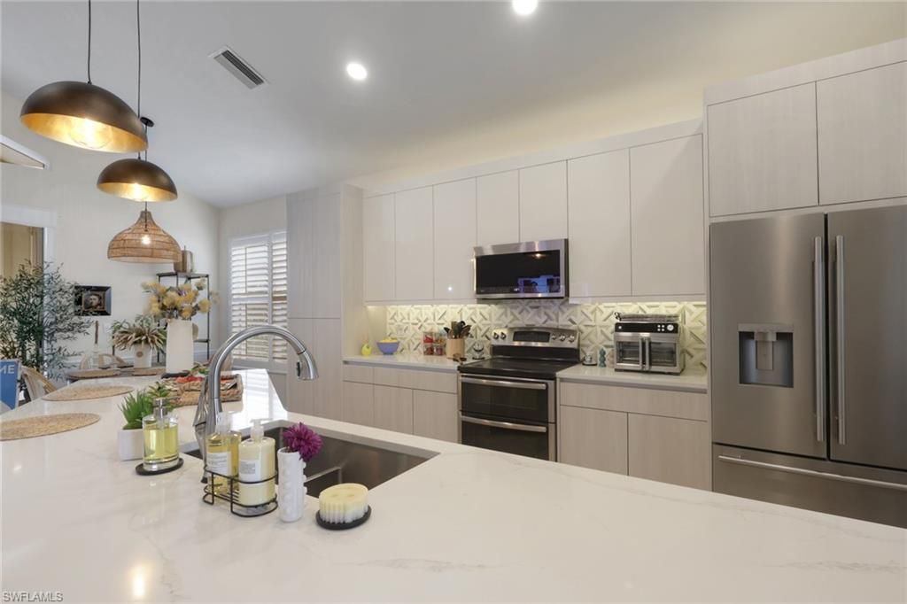 8816 Ventura Way , Naples, FL 34109 Photo