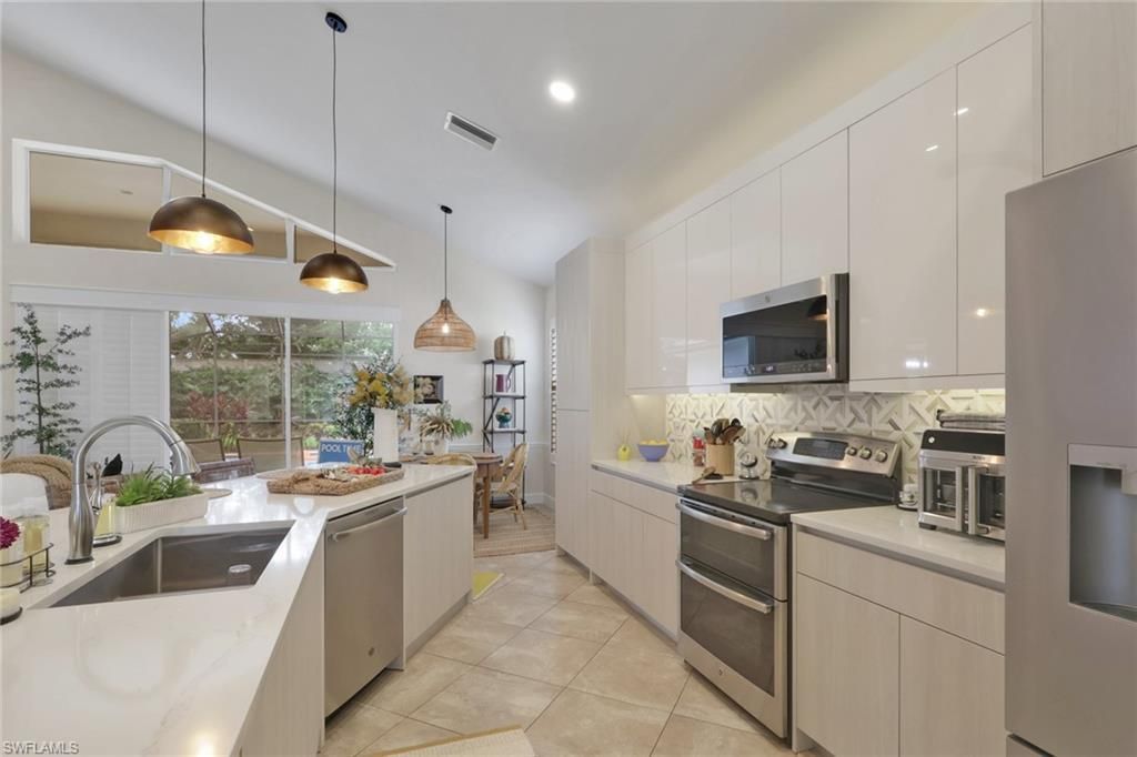 8816 Ventura Way , Naples, FL 34109 Photo