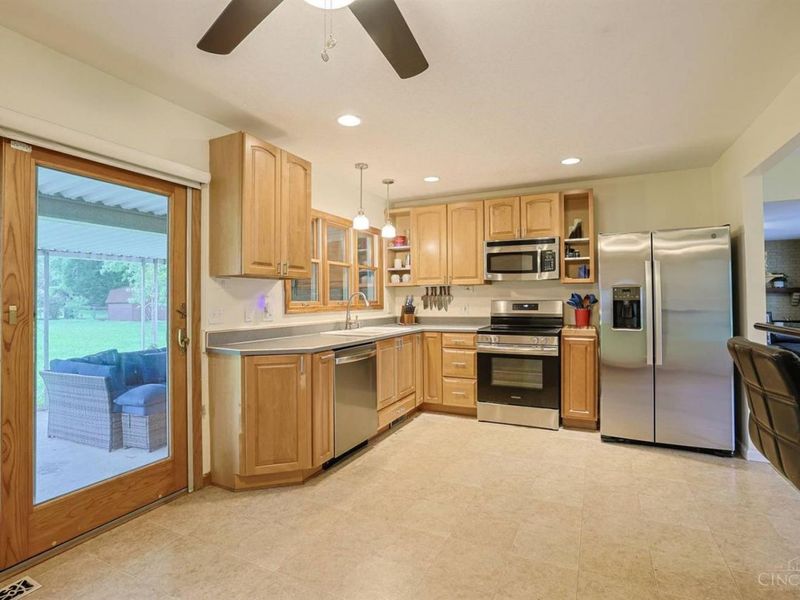 10111 Zig Zag Road, Blue Ash, OH 45242 Photo 8