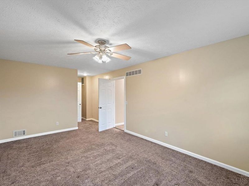 5944 Mill Crest Court, Fairfield Township, OH 45011 Photo 13