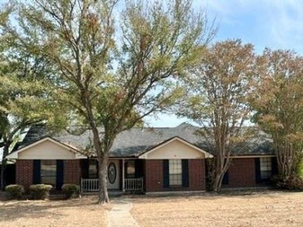 503 Pin Oak Drive, Terrell, TX 75161
