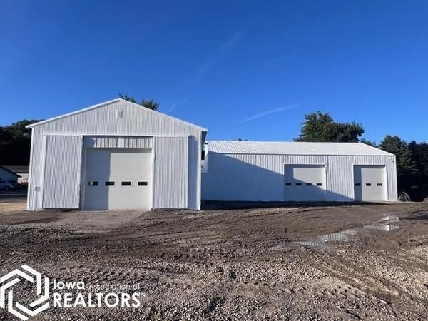 610 7Th Street SE, Britt, IA 50423