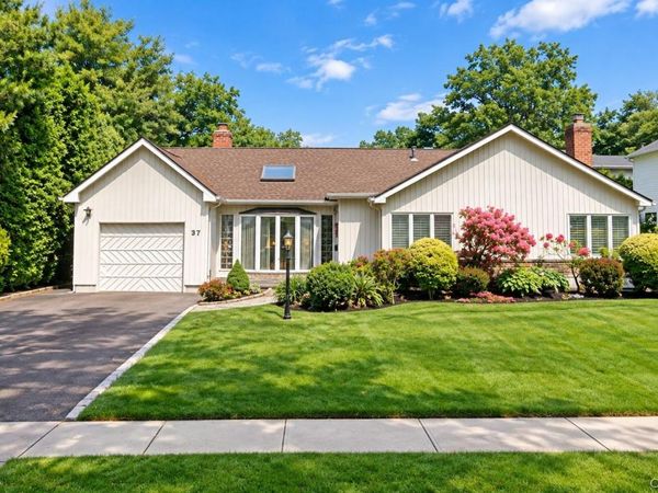 37 Linden Street , Garden City, NY 11530