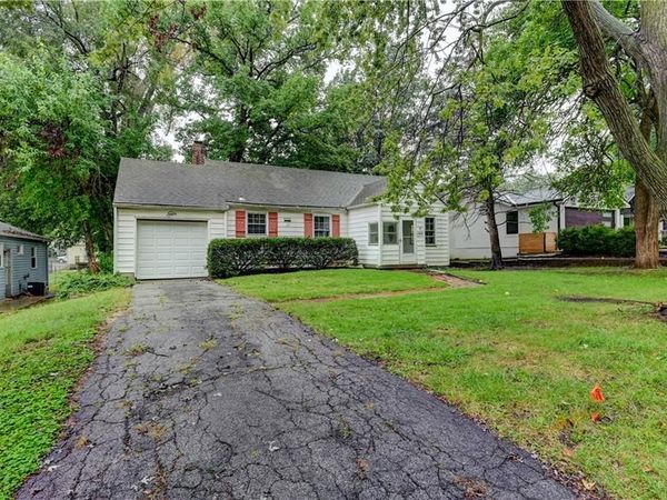 2305 W 73rd Street, Prairie Village, KS 66208