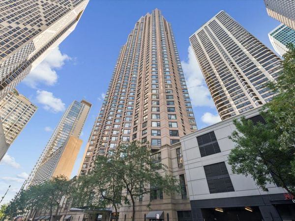 401 E Ontario Street, Unit 2707, Chicago, IL 60611