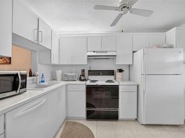 3774 Inverrary Blvd , Unit 309P, Lauderhill, FL 33319