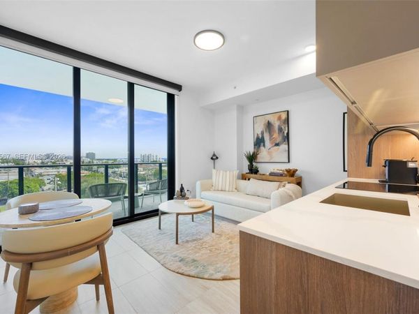 580 72nd St , Unit 611, Miami Beach, FL 33141