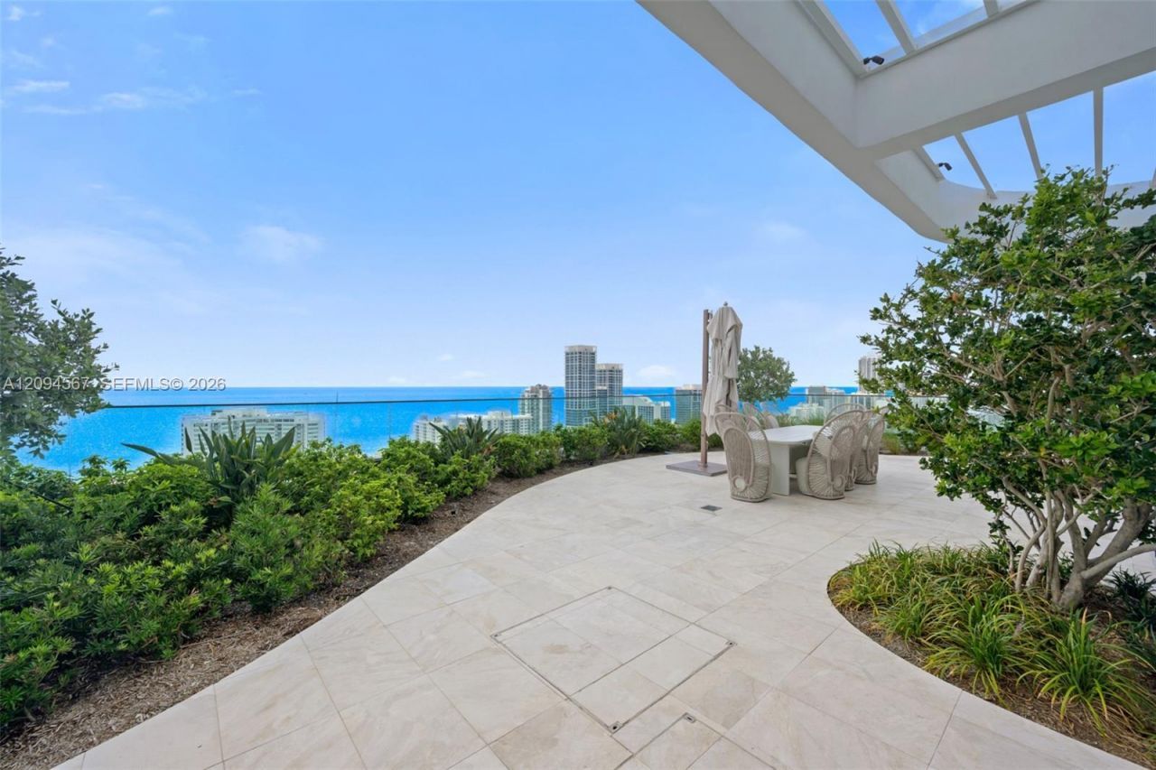 580 72nd St, Unit 611, Miami Beach, FL 33141 Photo