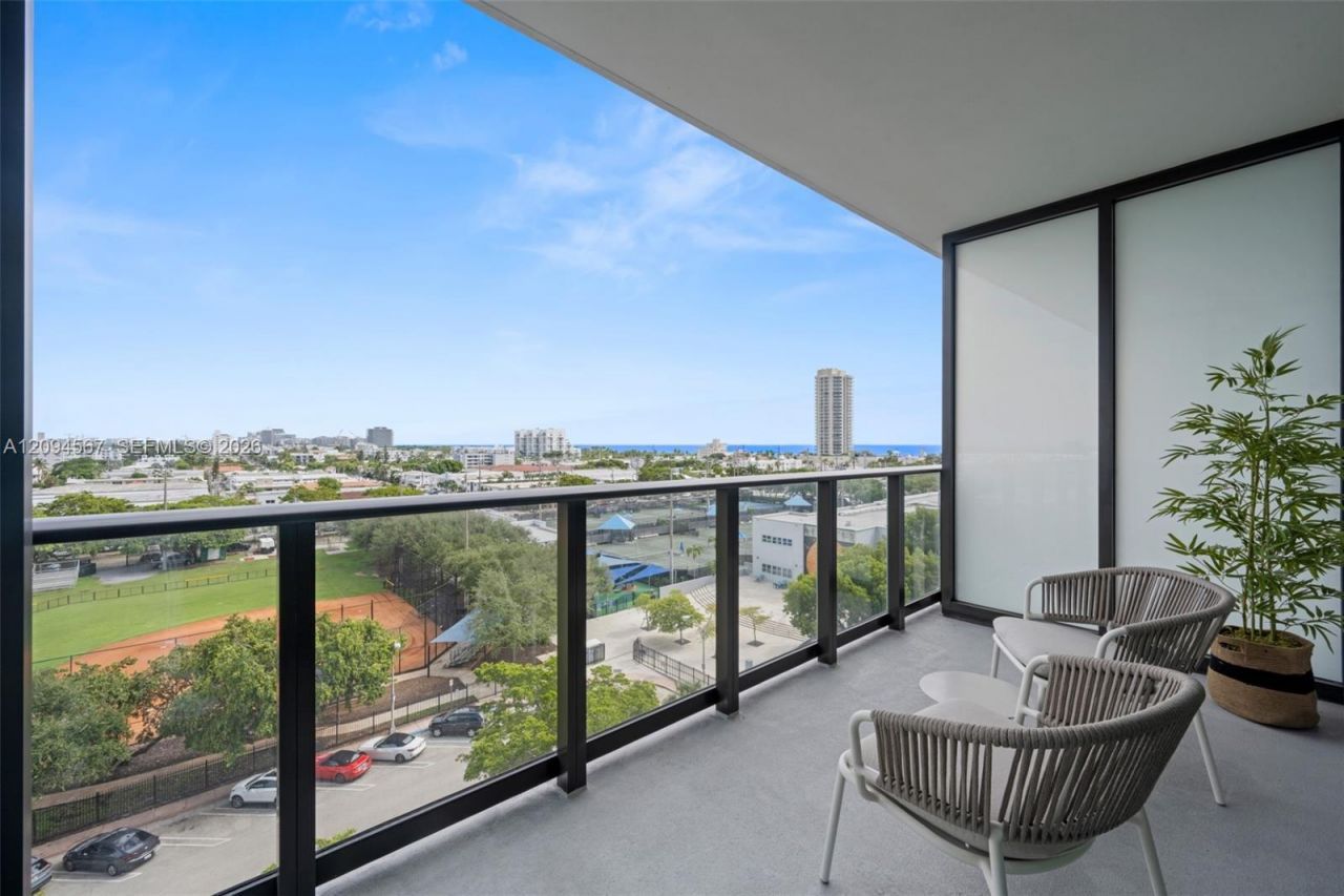 580 72nd St, Unit 611, Miami Beach, FL 33141 Photo