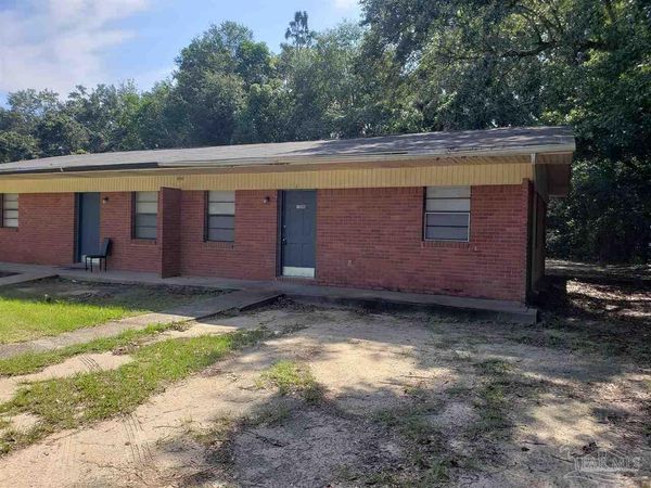 1250 Lake Dr, Cantonment, FL 32533
