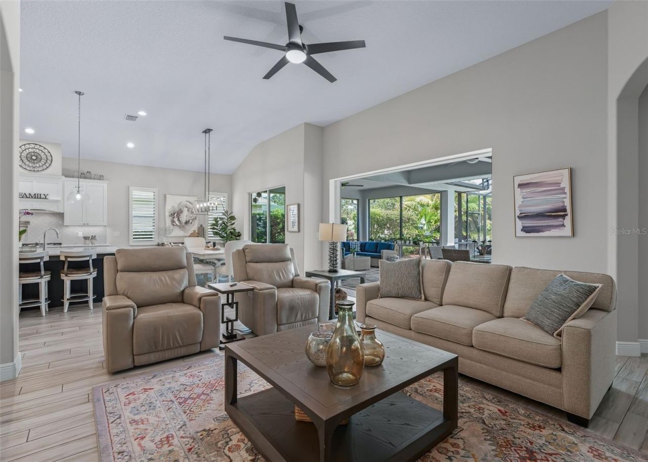 6043 Apex Way, Lady Lake, FL 32159 Photo