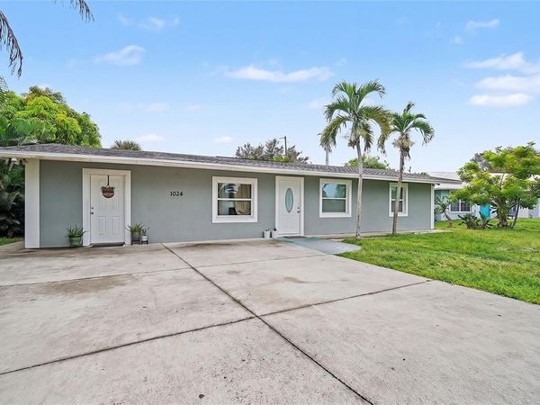 1024 S ALHAMBRA CIRCLE , NAPLES, FL 34103