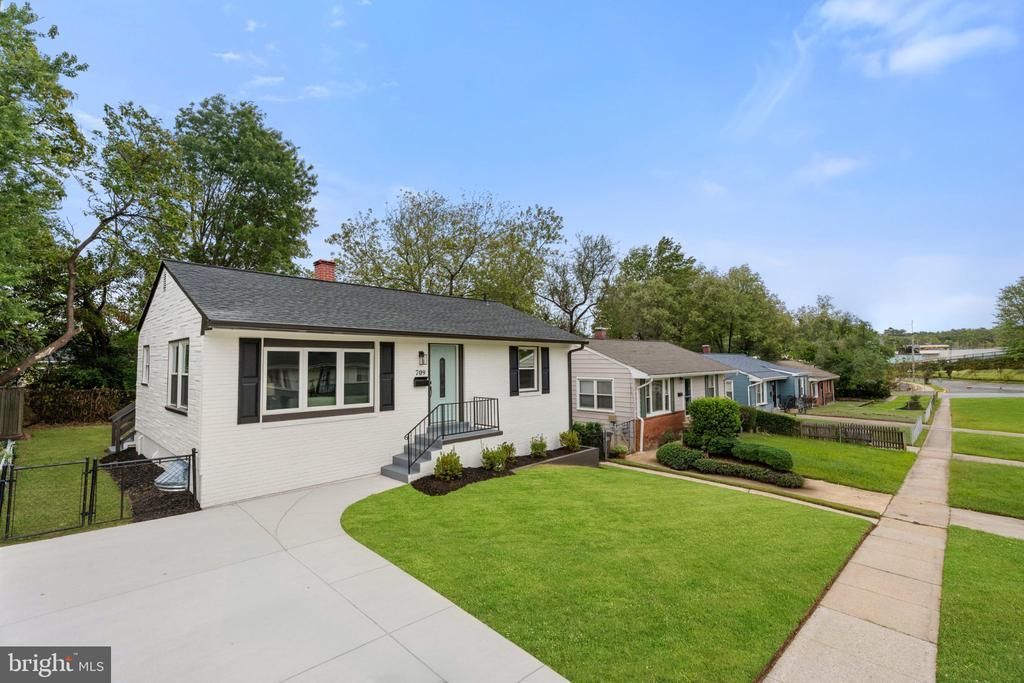 709 65TH AVENUE, CAPITOL HEIGHTS, MD 20743