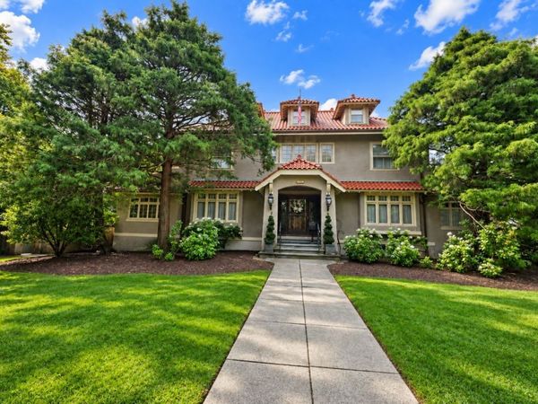 131 Fair Oaks Park, Needham, MA 02492