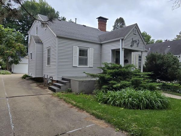 3010 Pierce Street, Sioux City, IA 51104