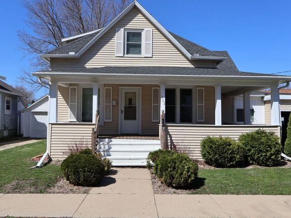 111 1st Street , Oelwein, IA 50662
