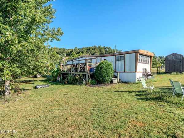 3318 Roberts Rd, Corryton, TN 37721