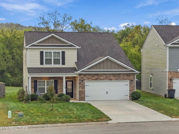 1383 Hampton Place Circle, Loudon, TN 37774