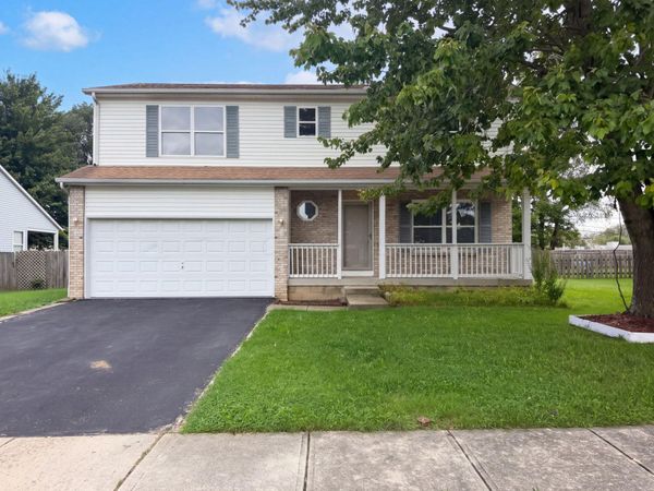 208 Isaac Tharp Street , Pataskala, OH 43062
