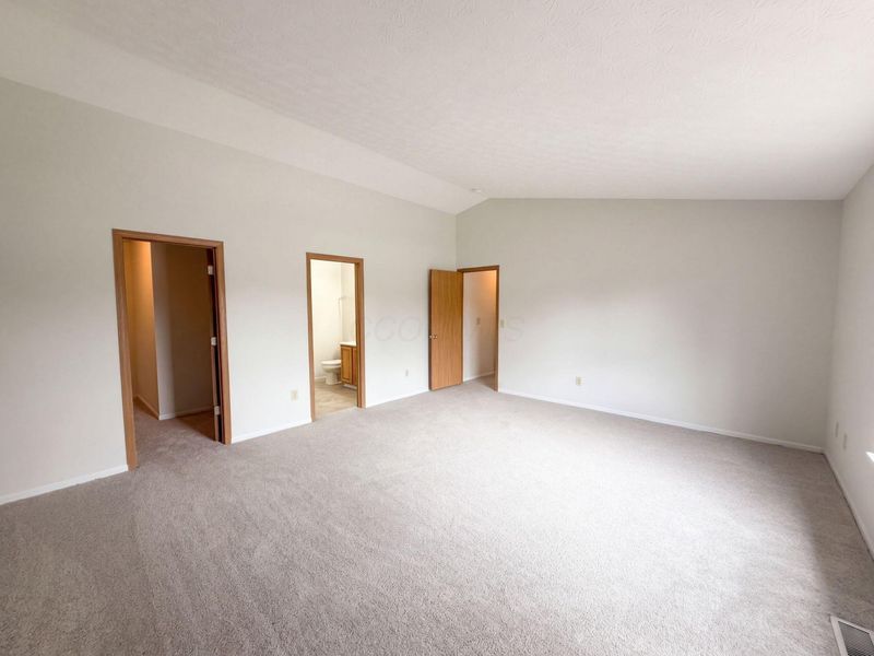 208 Isaac Tharp Street , Pataskala, OH 43062 Photo 4