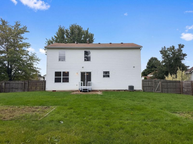 208 Isaac Tharp Street , Pataskala, OH 43062 Photo 5
