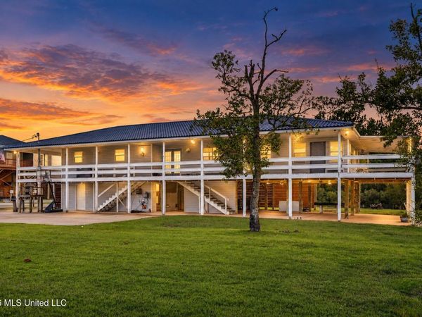 10017 Mississippi Street, Bay Saint Louis, MS 39520