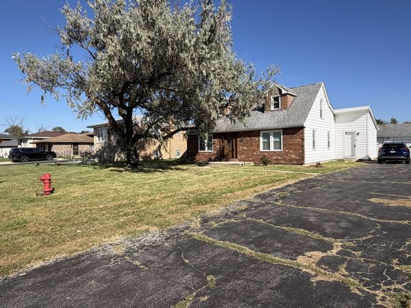 7700 W 83rd Street, Bridgeview, IL 60455