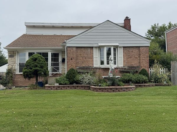 1934 Norfolk Avenue , Westchester, IL 60154