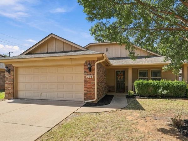 106 N Boardwalk Street, Stillwater, OK 74075